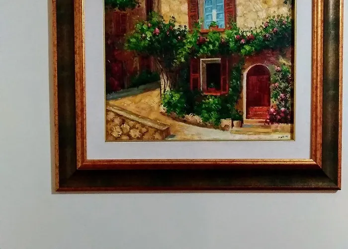 Nicolas 招待所 3*