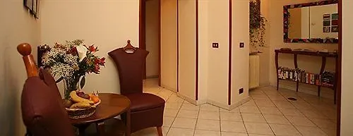 Nicolas 招待所 3*